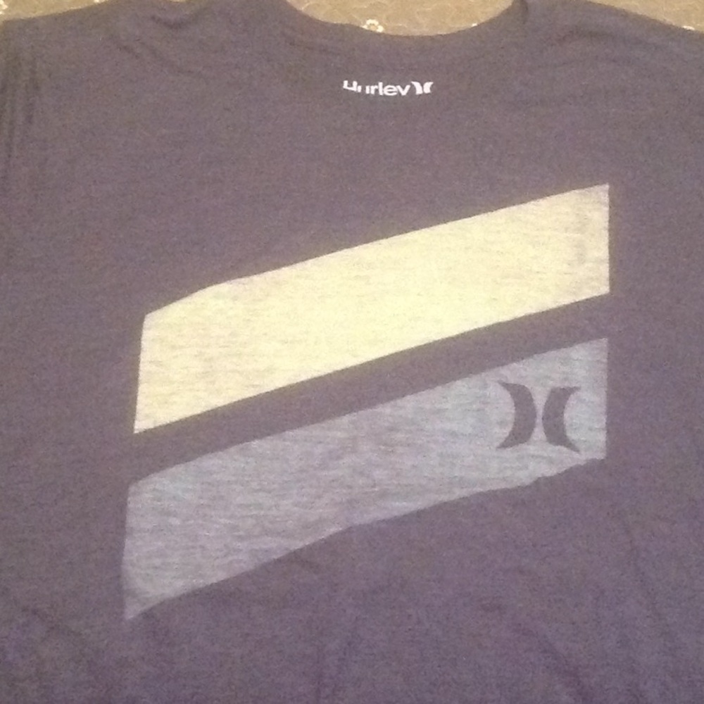 Hurley t-shirt
